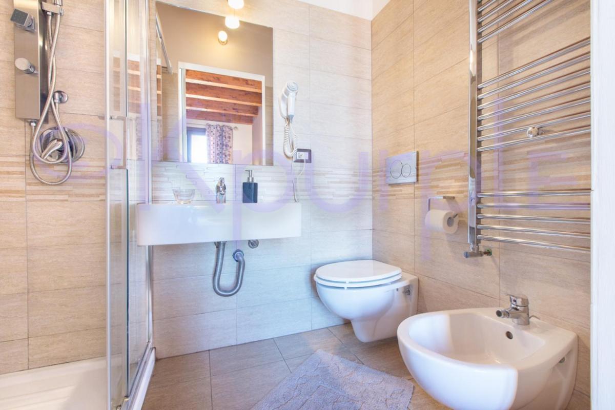 Le Api Hotel Cagliari Ngoại thất bức ảnh
