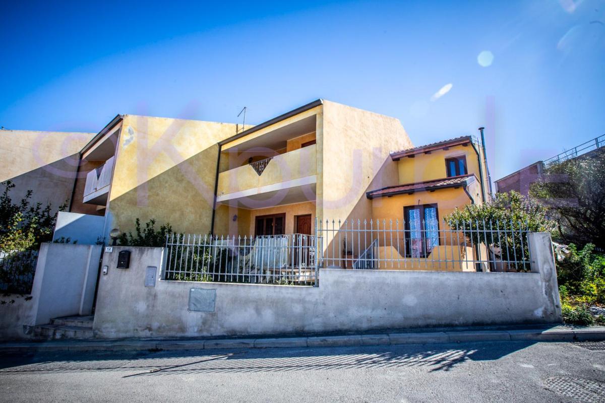 Le Api Hotel Cagliari Ngoại thất bức ảnh
